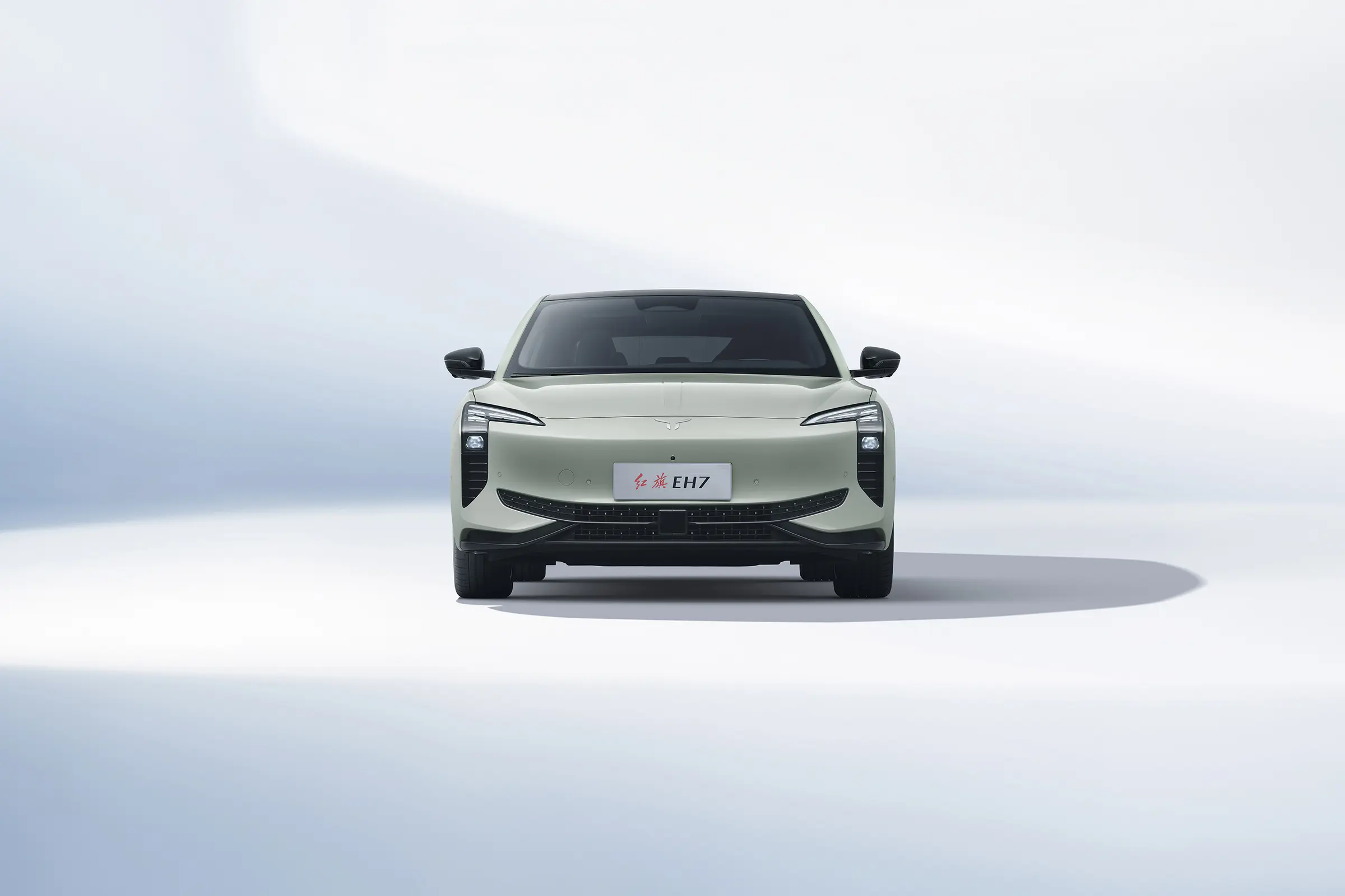 „Hongqi EH7“: vysokovýkonný čisto elektrický sedan vyrobený v Číne